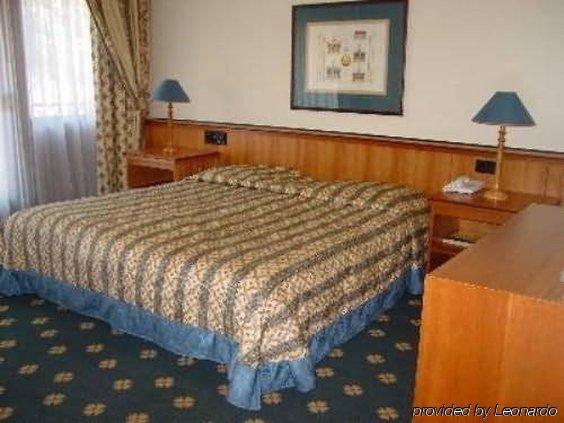 Van Der Valk Hotel Den Haag - Voorschoten Zimmer foto